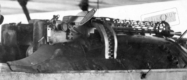 Detail guns Fokker D.VII Alb (0048-01).jpg